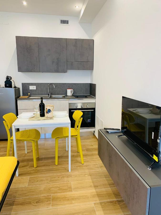 Domus13-With Private Parking Apartment Bari Ngoại thất bức ảnh