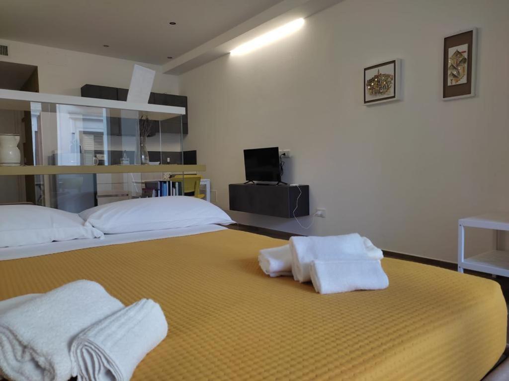 Domus13-With Private Parking Apartment Bari Ngoại thất bức ảnh