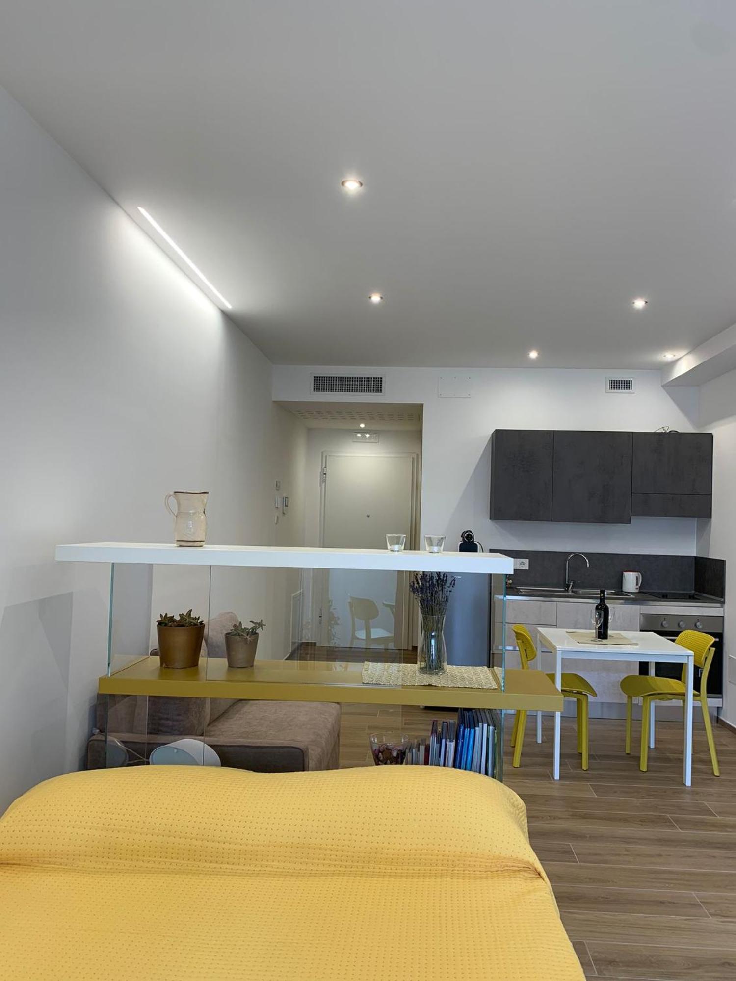 Domus13-With Private Parking Apartment Bari Ngoại thất bức ảnh